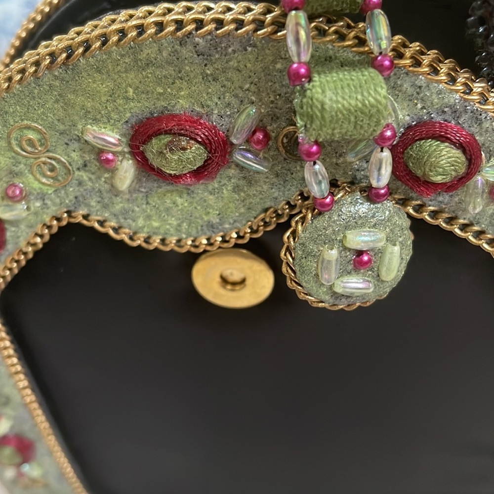 NWOT Mary Frances beaded purse - Picture 3 of 6